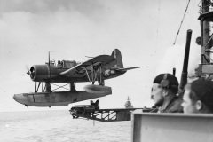 11-anOS2U-3KingfisherofCruiserScoutingSquadronOneVCS-1catapultsoffUSSDetroitCL-8duringoperationsintheAleutians_zps533dd3ec-3910593064